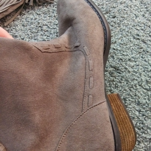 Boots - Picture 2 of 3